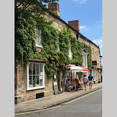 Oxfordshire Living - The Bowler Hat Cottage - Woodstock Kültér fotó