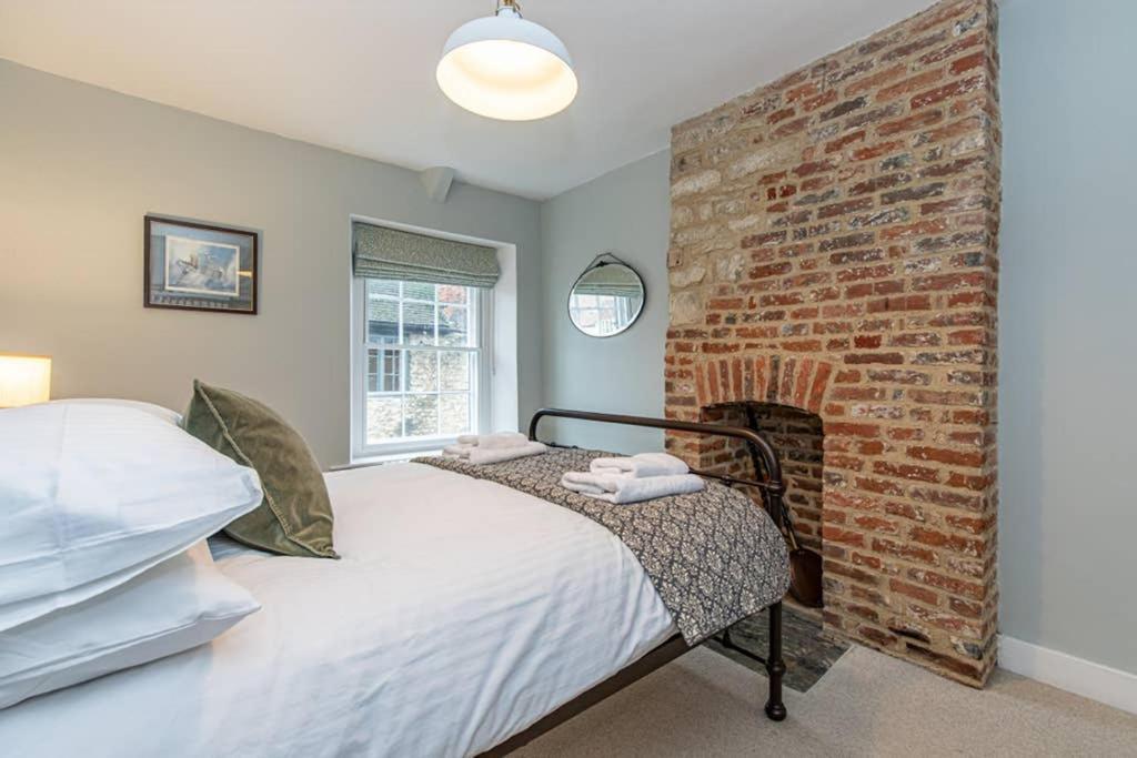 Oxfordshire Living - The Bowler Hat Cottage - Woodstock Kültér fotó