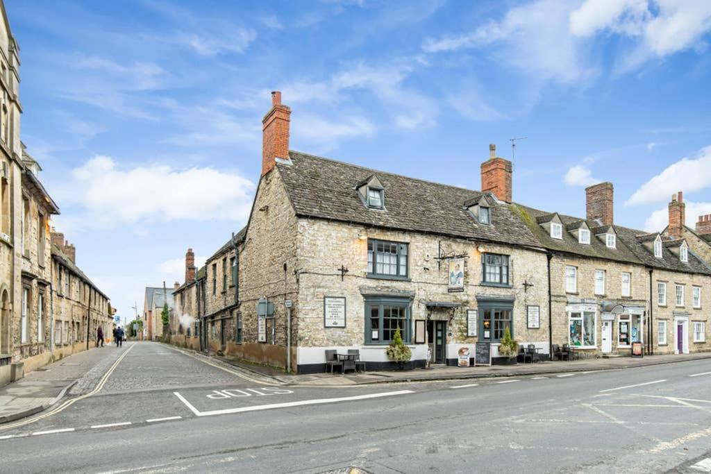 Oxfordshire Living - The Bowler Hat Cottage - Woodstock Kültér fotó