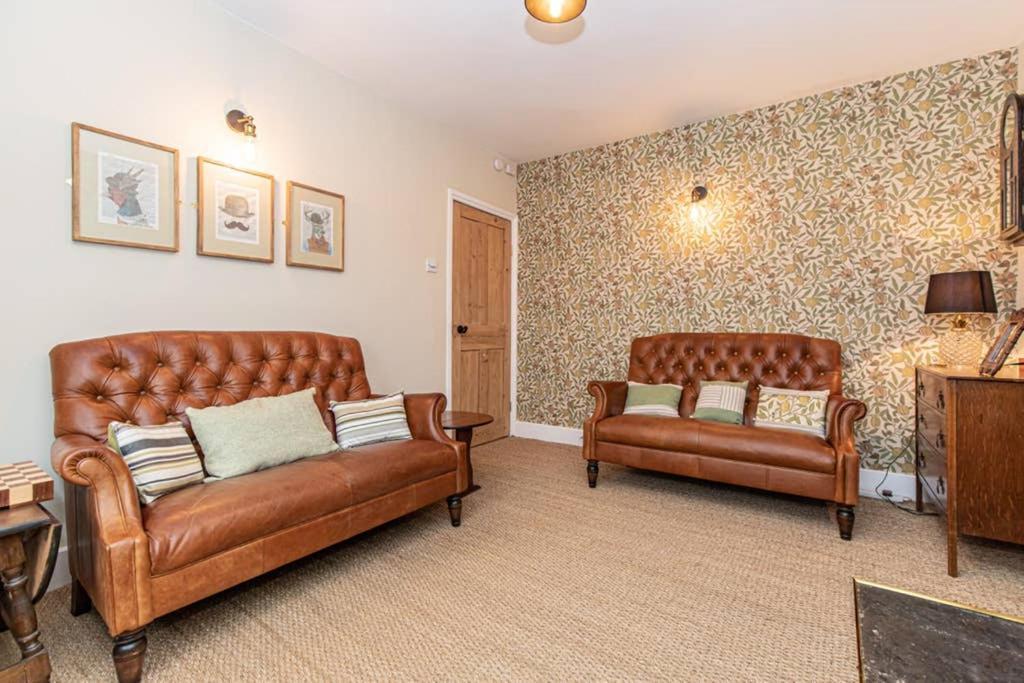 Oxfordshire Living - The Bowler Hat Cottage - Woodstock Kültér fotó